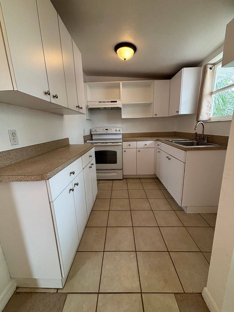 Apartment for rent at 1951 24th St #A, Sarasota, FL 34234
