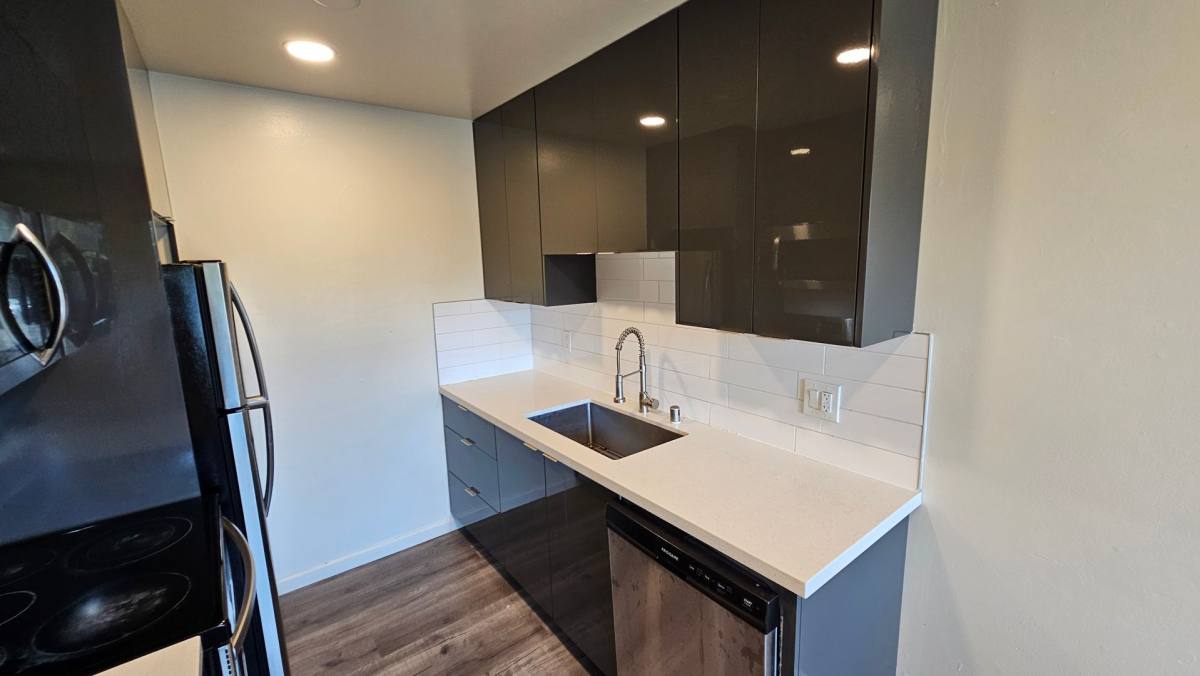 Apartment for rent at 2483 Middlefield Rd, Redwood City, CA 94063