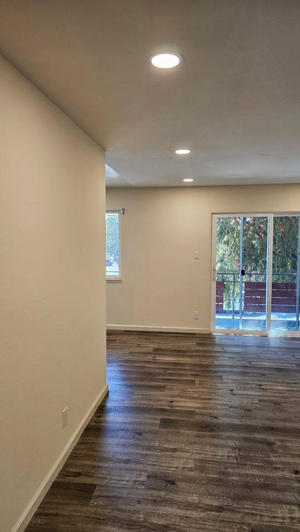 Apartment for rent at 2483 Middlefield Rd, Redwood City, CA 94063