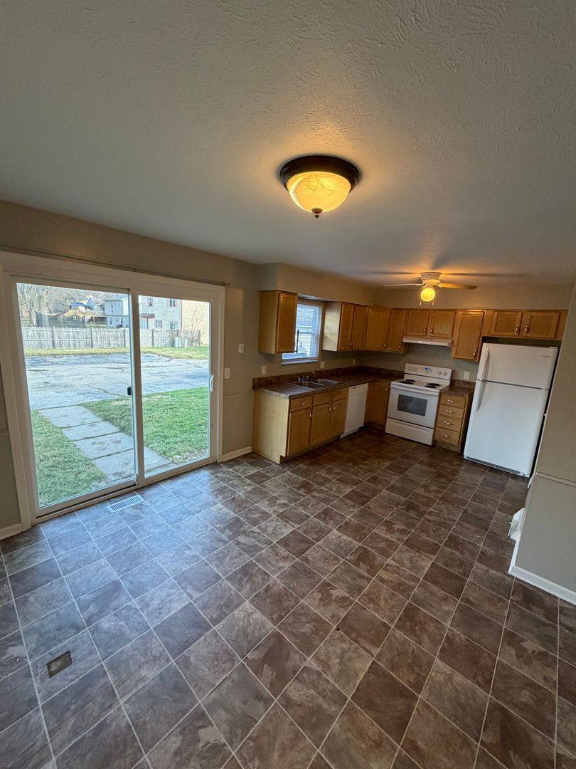 Apartment for rent at 1163 Bernath Parkway, Toledo, OH 43615