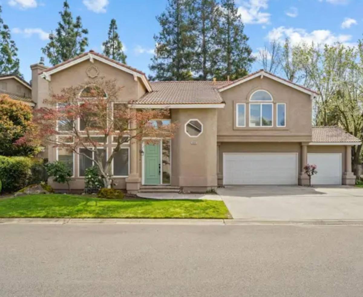 House for rent at 2669 E Sean Ave, Fresno, CA 93720
