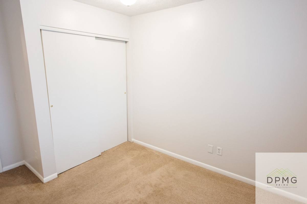 Apartment for rent at 319 E Hillsdale St, Lansing, MI 48933