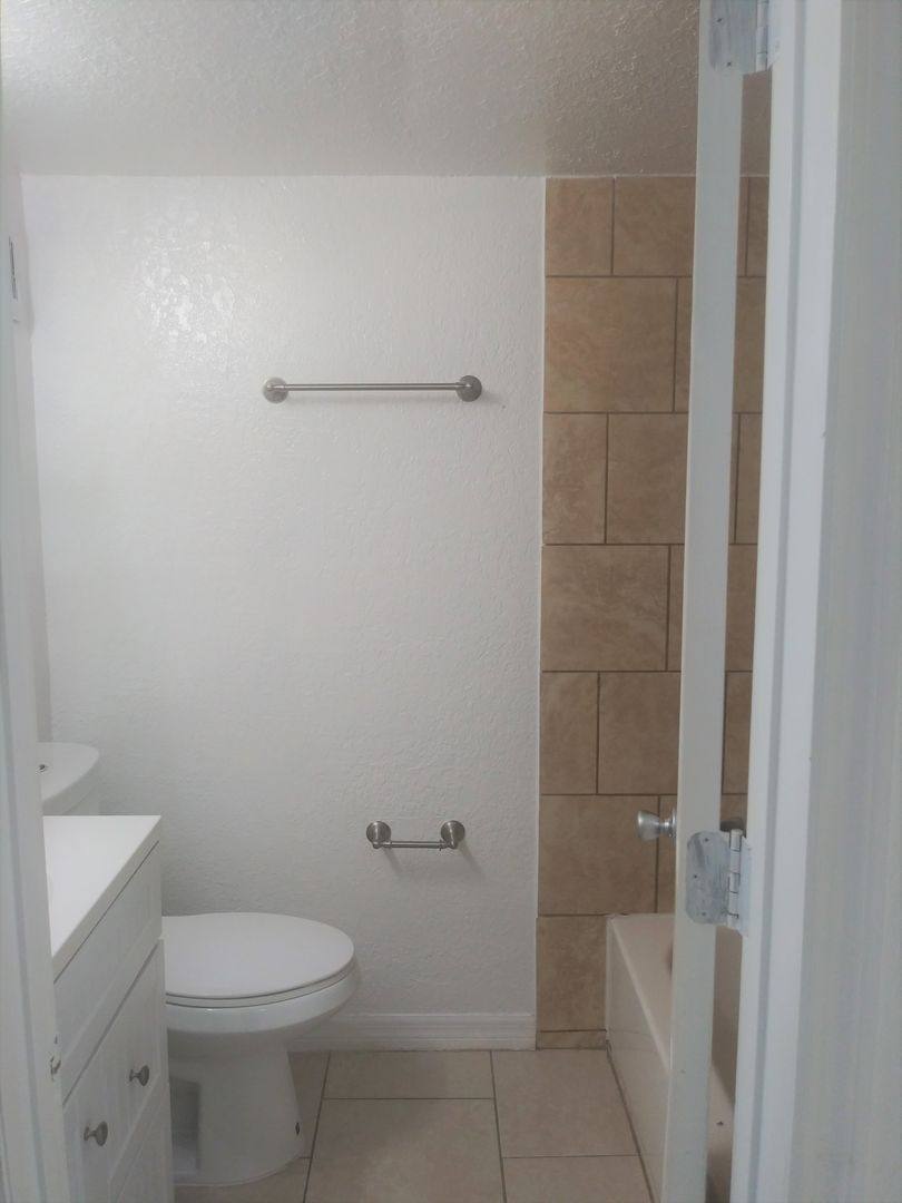 Apartment for rent at 302 S Spring Garden Ave #B09, Deland, FL 32720