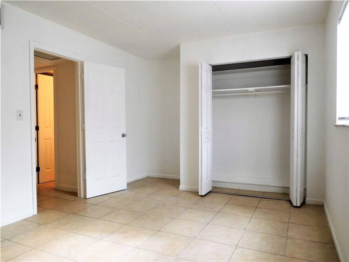 Apartment for rent at 302 S Spring Garden Ave #B09, Deland, FL 32720