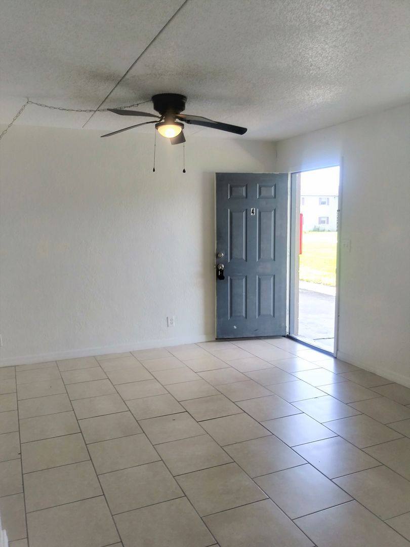 Apartment for rent at 302 S Spring Garden Ave #B09, Deland, FL 32720