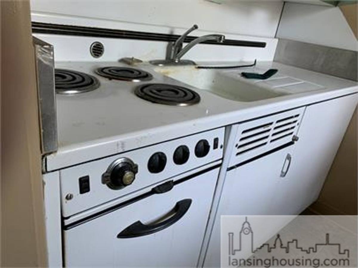 Apartment for rent at 124 W S St, Lansing, MI 48910