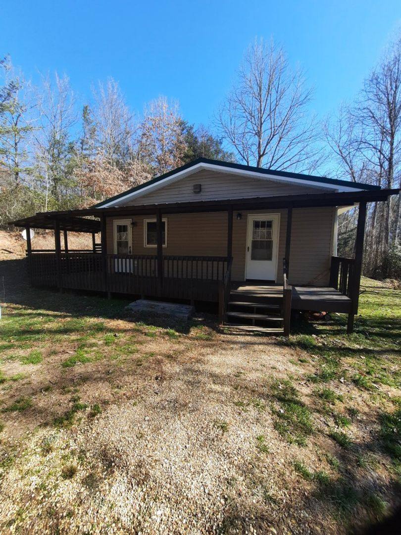 House for rent at 421 Berry Mountain Rd, Sylva, NC 28779