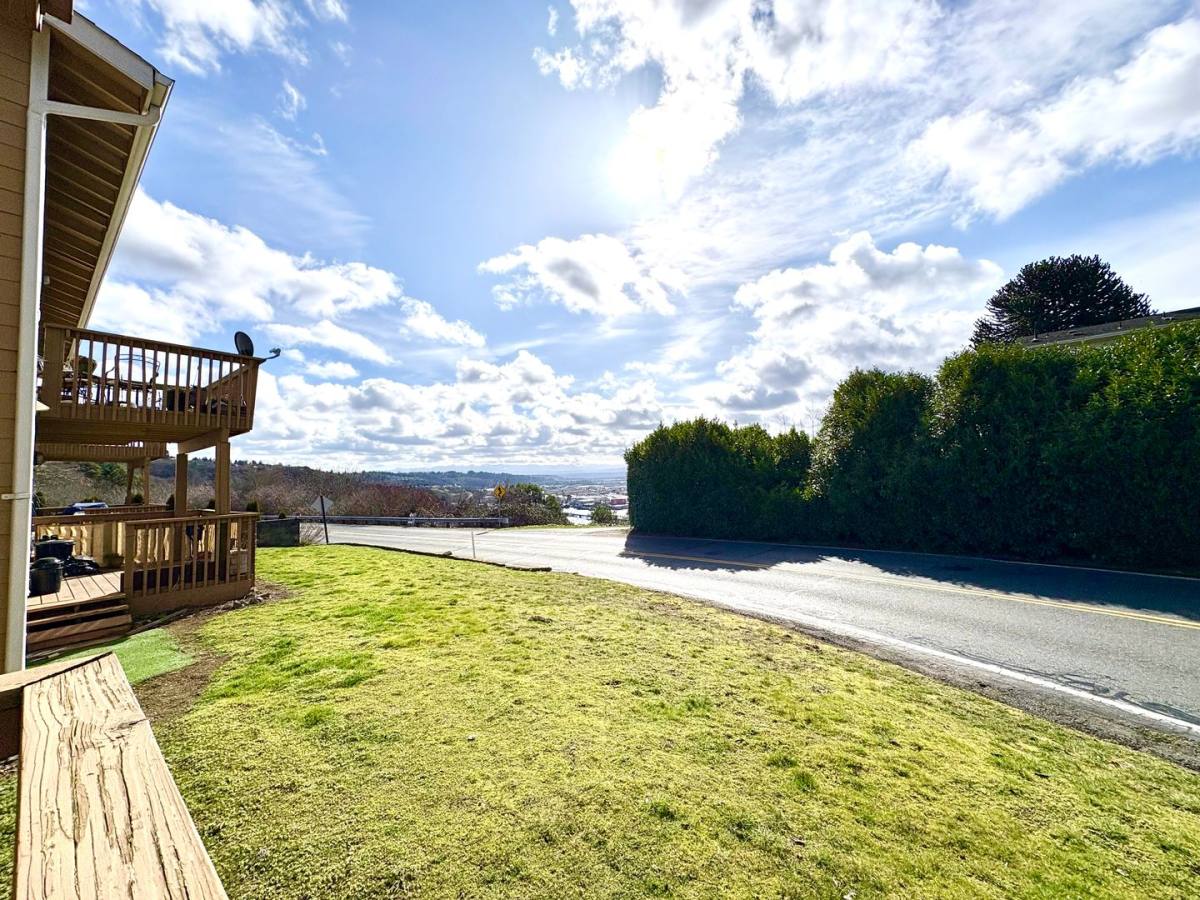 Apartment for rent at 1120 Browns Point Blvd, NE, Tacoma, WA 98422