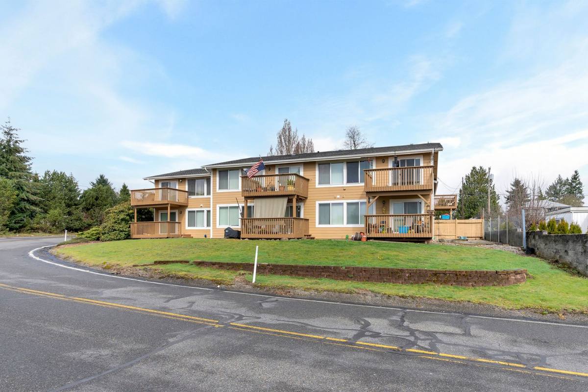 Apartment for rent at 1120 Browns Point Blvd, NE, Tacoma, WA 98422
