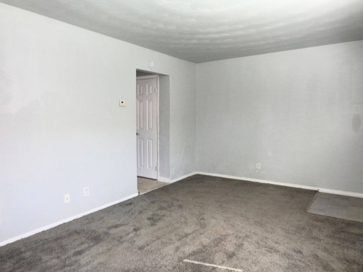 Apartment for rent at 1625 W Pembroke Ave, Hampton, VA 23661