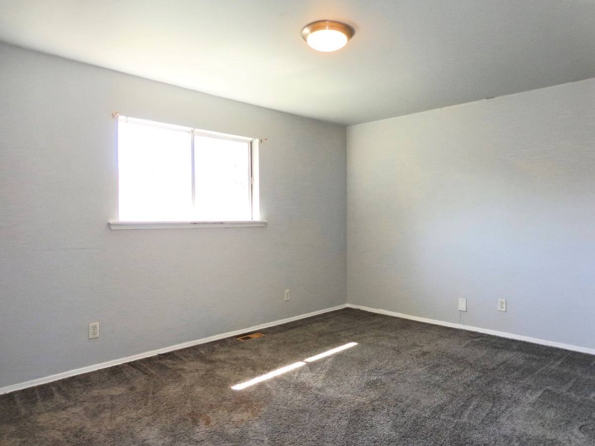 Apartment for rent at 1625 W Pembroke Ave, Hampton, VA 23661