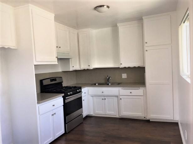 Apartment for rent at 2700 Ruhland Ave, Redondo Beach, CA 90278