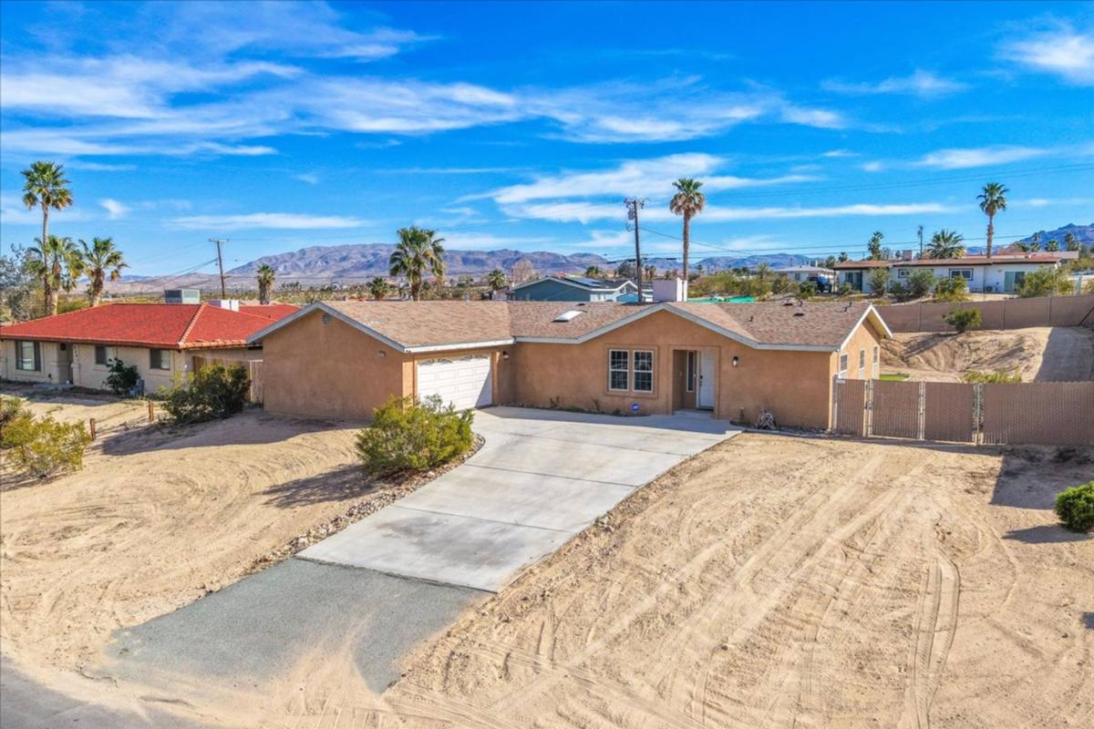 House for rent at 73777 Playa Vista, Twentynine Palms, CA 92277