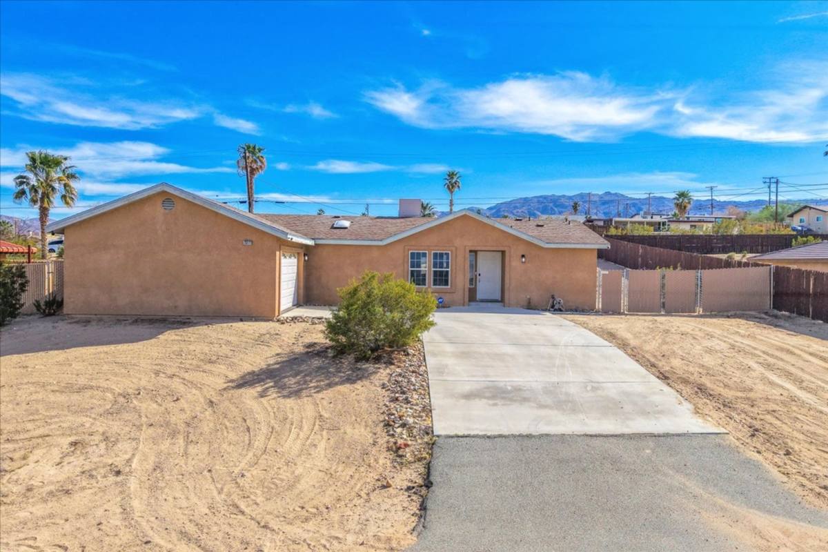 House for rent at 73777 Playa Vista, Twentynine Palms, CA 92277