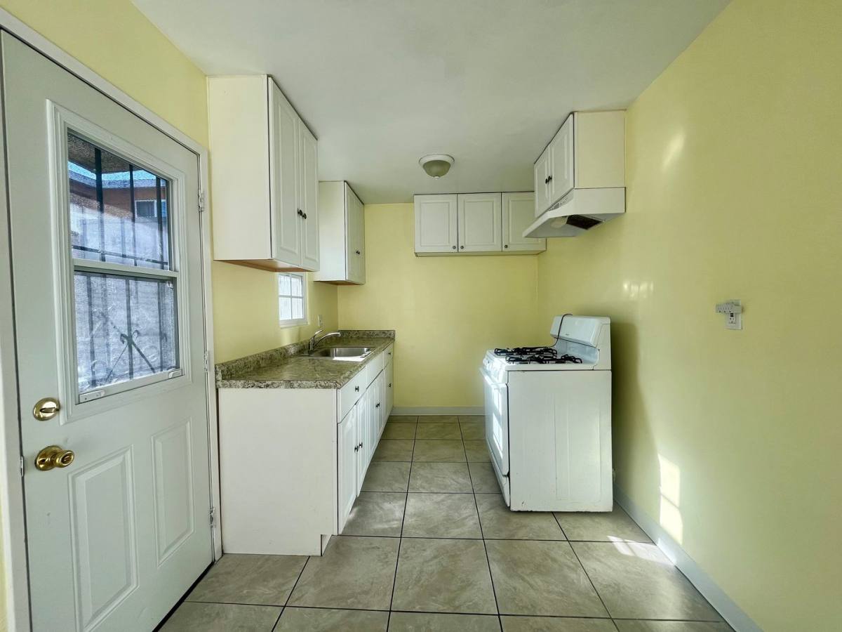 Apartment for rent at 10523-25 Mansel Ave, Inglewood, CA 90304