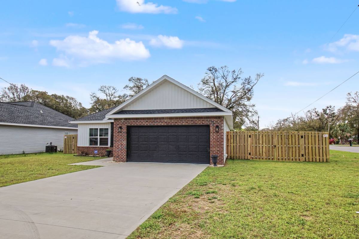 House for rent at 197 W 1st Ave, Crestview, FL 32536