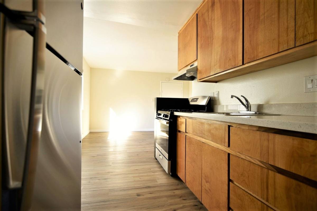 Apartment for rent at 3901 Ruby St, Oakland, CA 94609