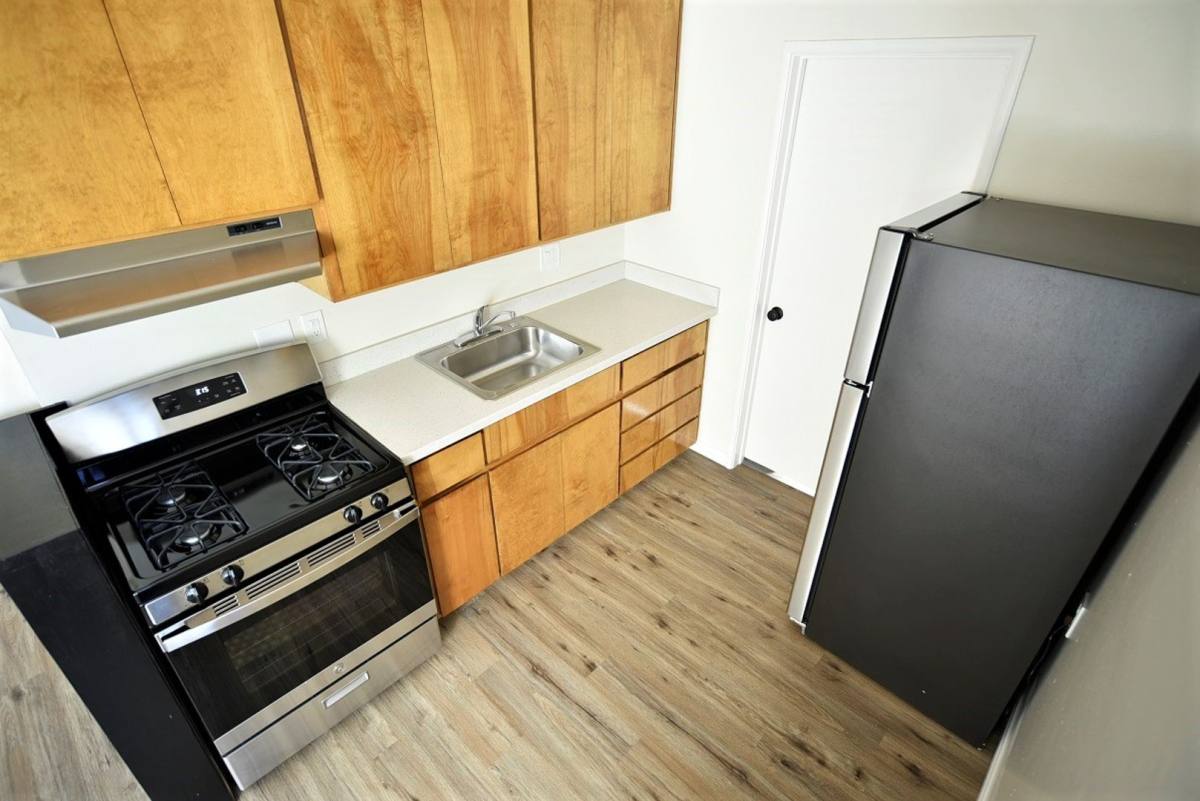 Apartment for rent at 3901 Ruby St, Oakland, CA 94609