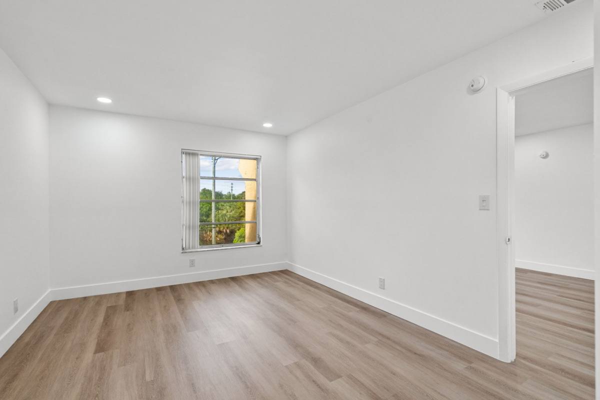 Apartment for rent at 450-490 NW 20th St, Boca Raton, FL 33431
