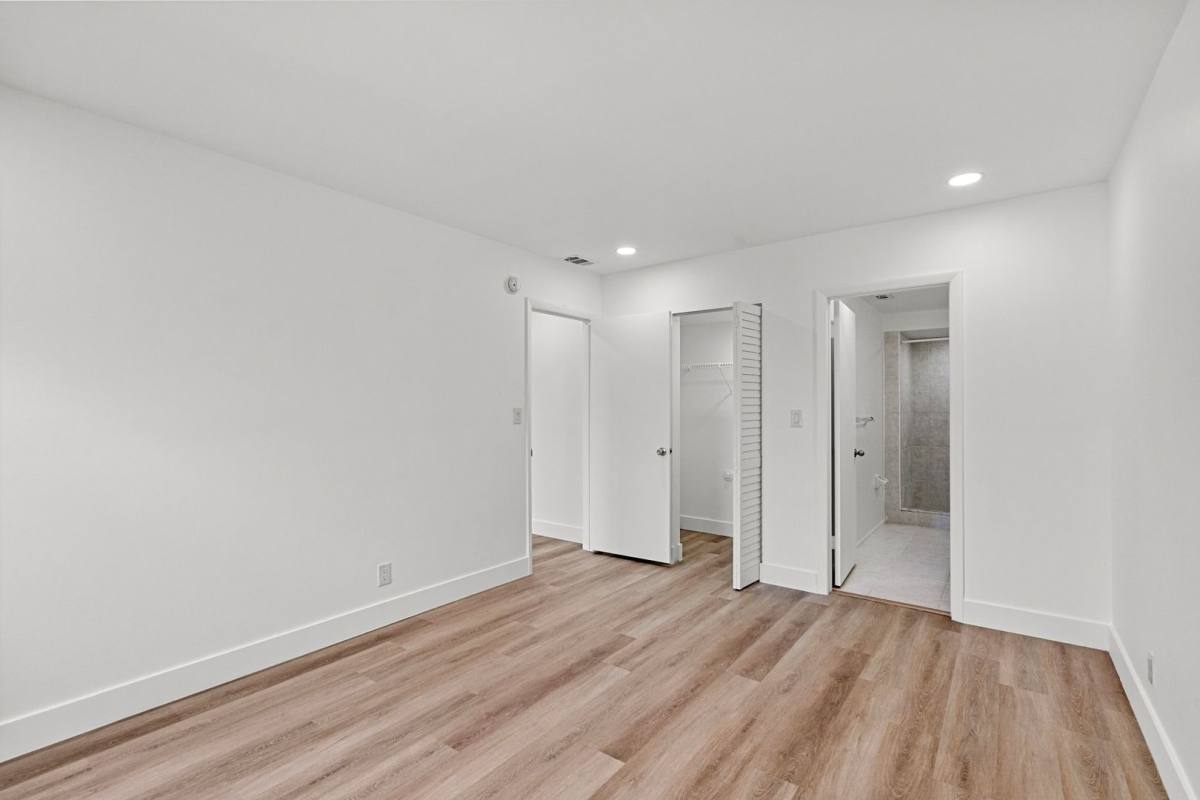 Apartment for rent at 450-490 NW 20th St, Boca Raton, FL 33431