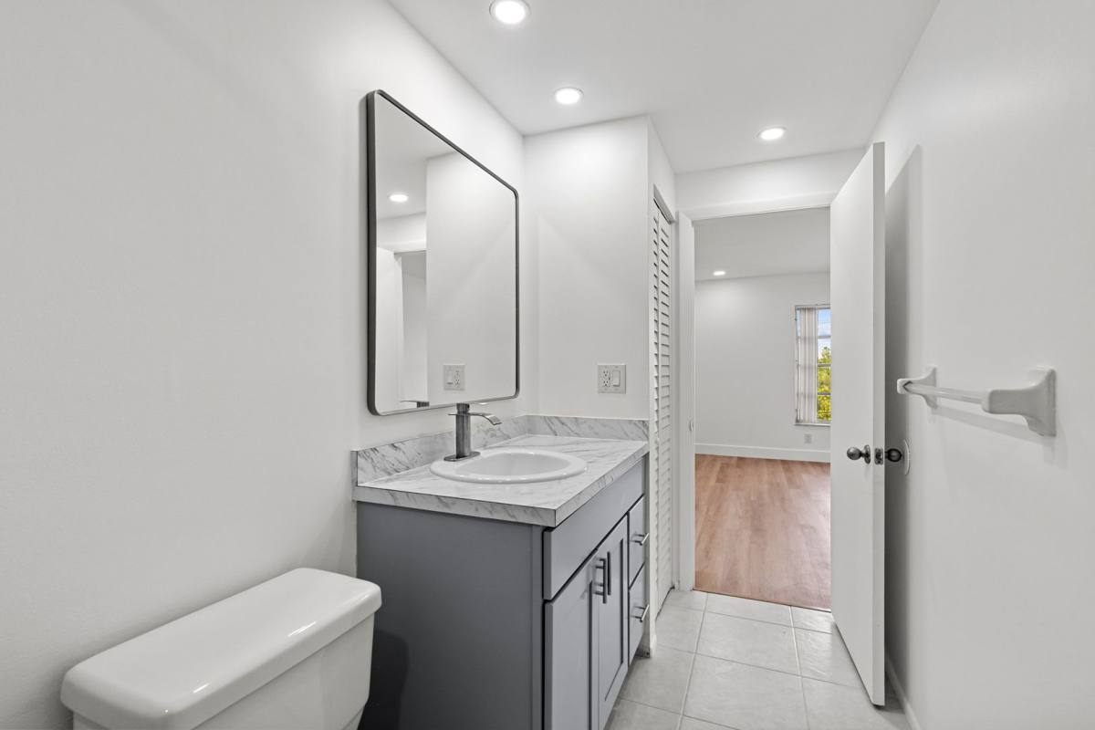 Apartment for rent at 450-490 NW 20th St, Boca Raton, FL 33431