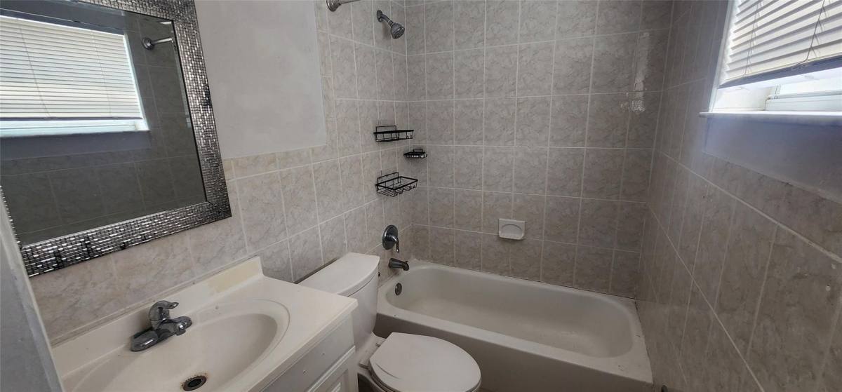 House for rent at 2005 SW 99 Ave, Hollywood, FL 33025