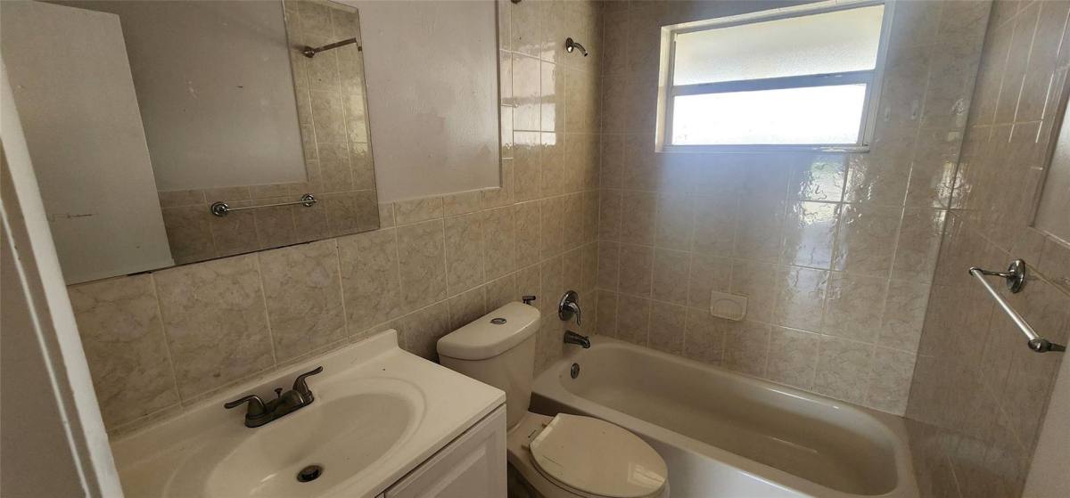 House for rent at 2005 SW 99 Ave, Hollywood, FL 33025