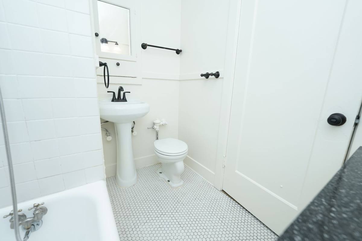 Apartment for rent at 2210 I St, Sacramento, CA 95816