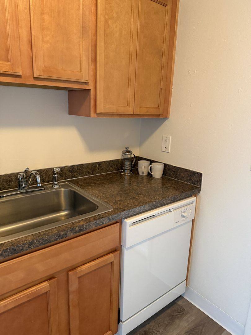 Apartment for rent at 2946 SE Harrison St, Portland, OR 97222
