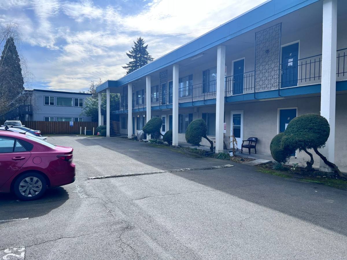 Apartment for rent at 2946 SE Harrison St, Portland, OR 97222