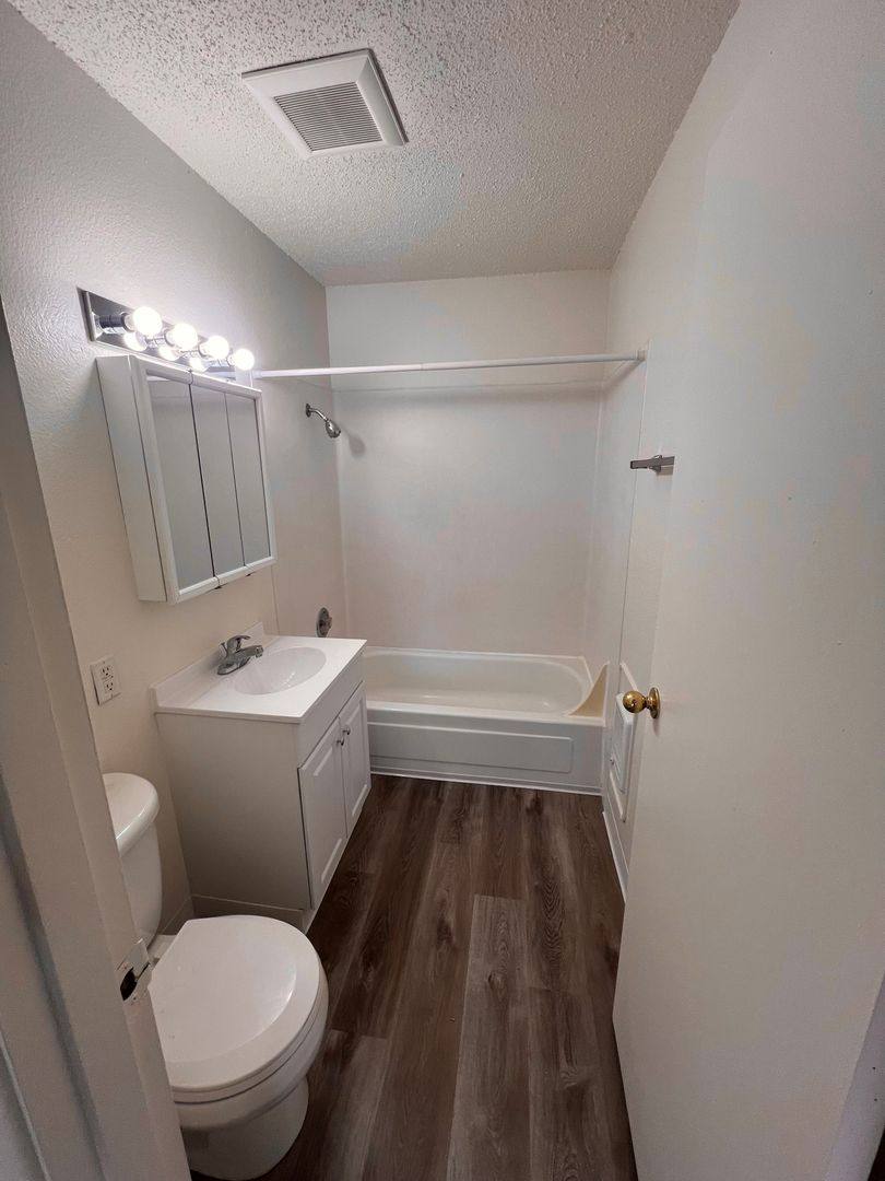 Apartment for rent at 2946 SE Harrison St, Portland, OR 97222