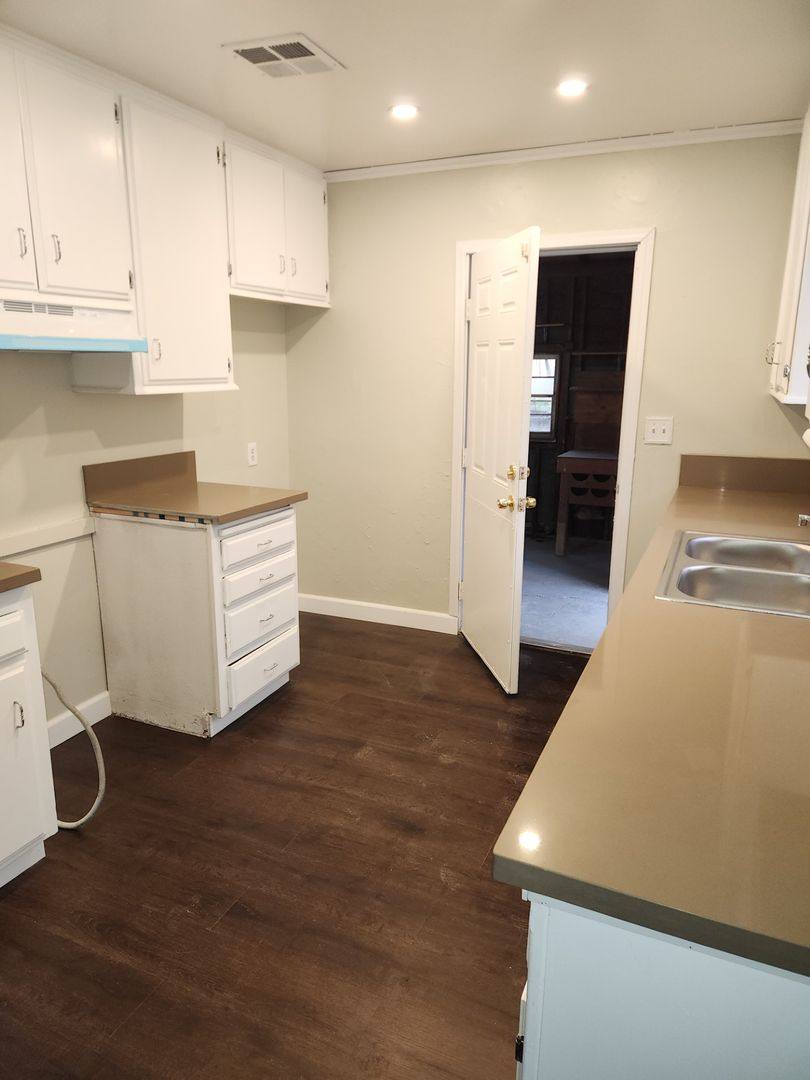 House for rent at 2231 Elton Ave, Bakersfield, CA 93306