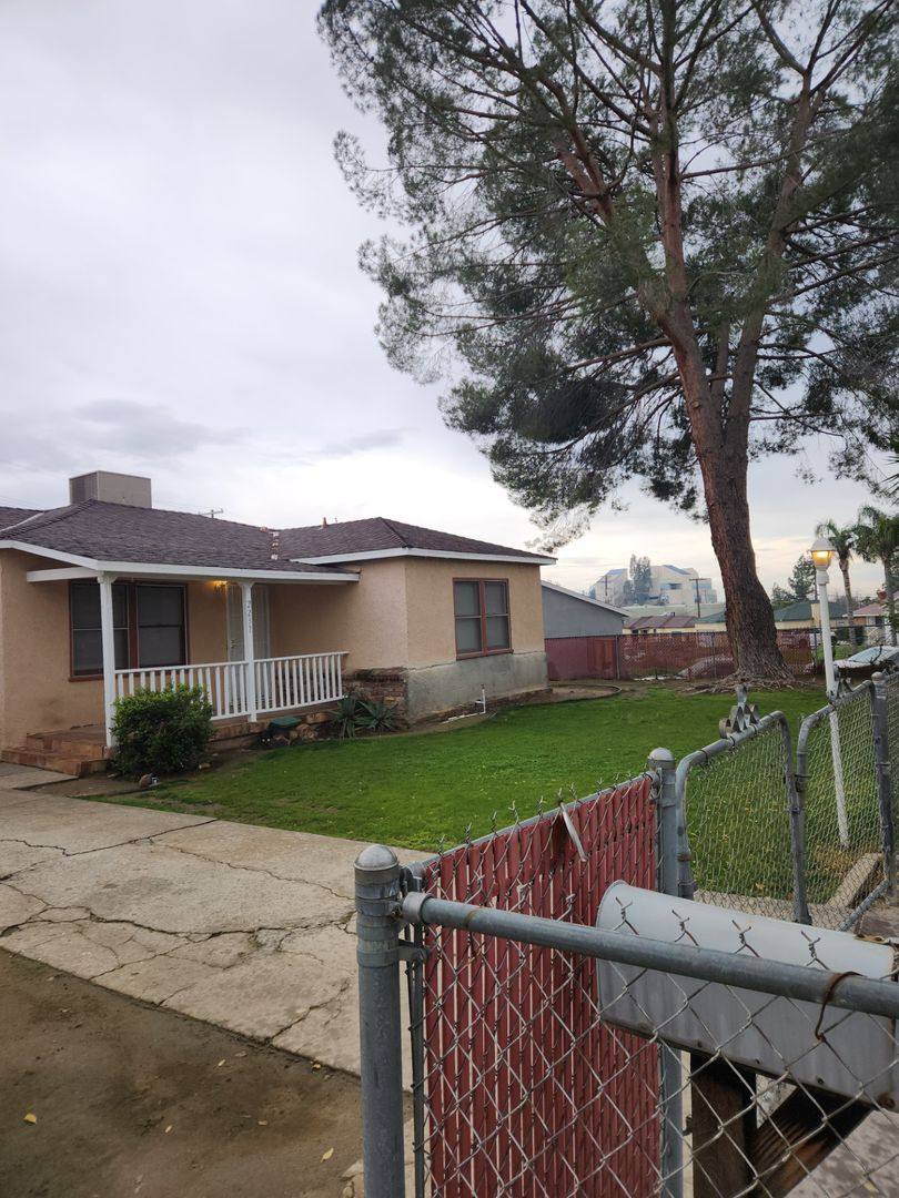 House for rent at 2231 Elton Ave, Bakersfield, CA 93306