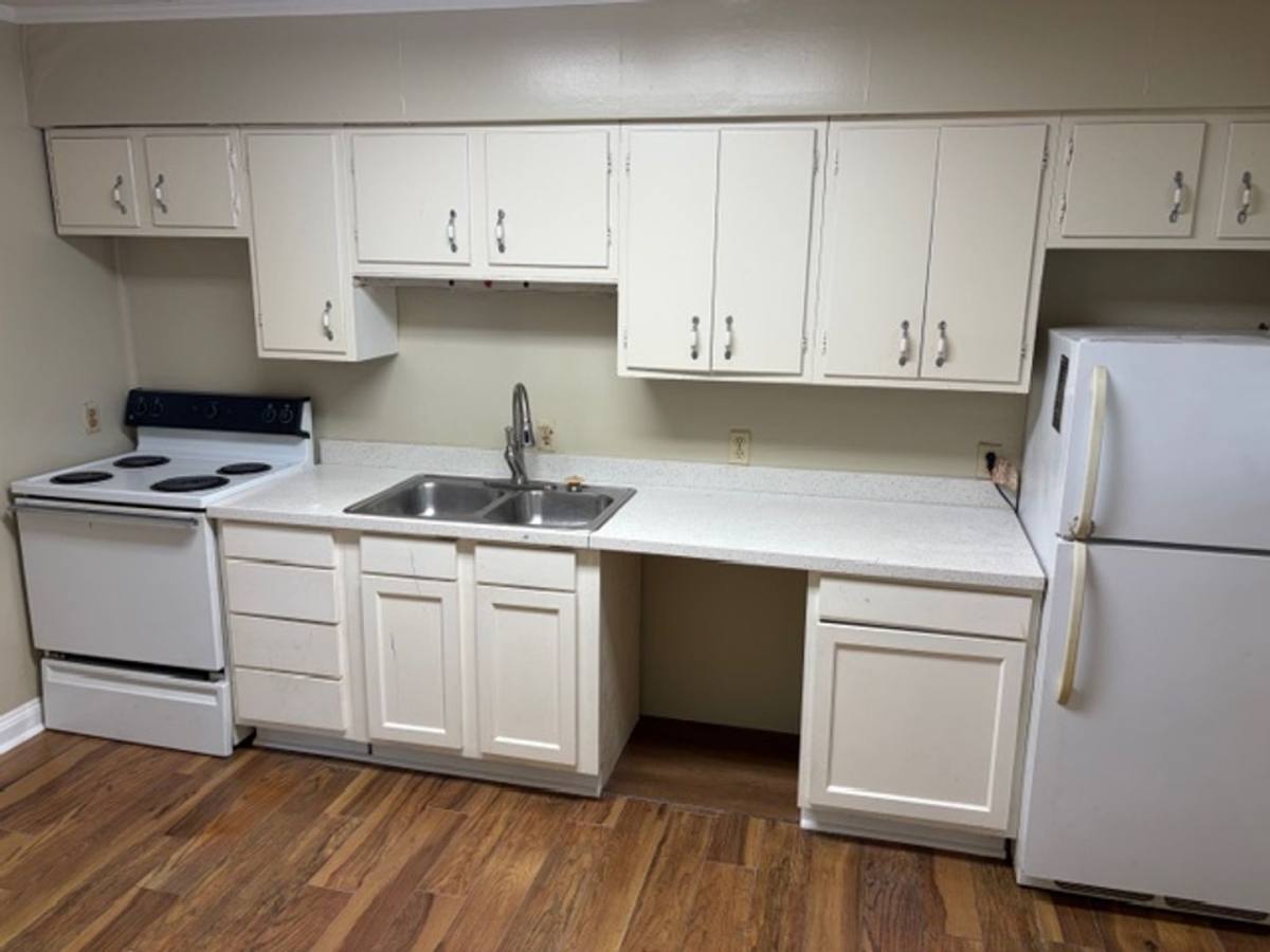 Apartment for rent at 1353 Glen Oak Place #A, Shreveport, LA 71103