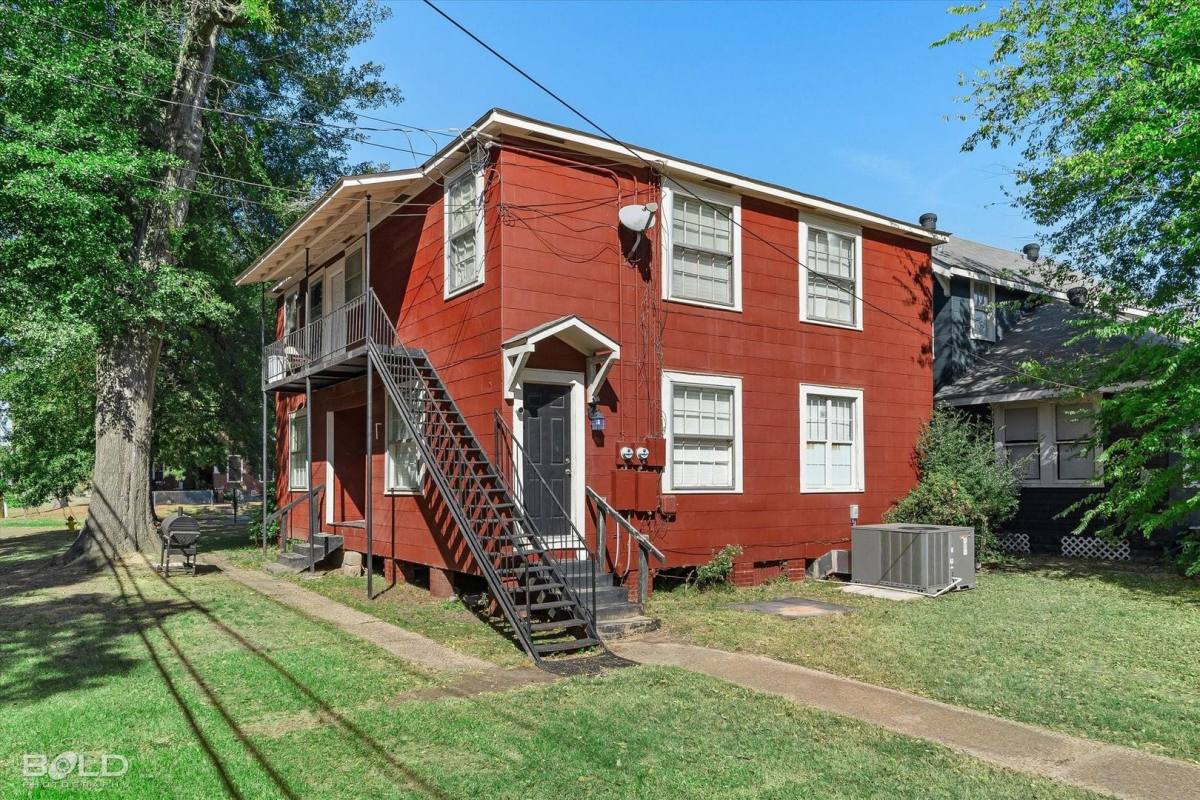 Apartment for rent at 1353 Glen Oak Place #A, Shreveport, LA 71103