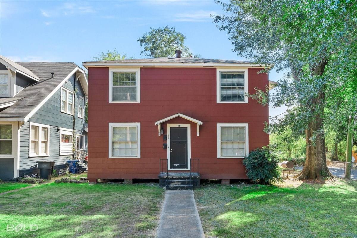 Apartment for rent at 1353 Glen Oak Place #A, Shreveport, LA 71103