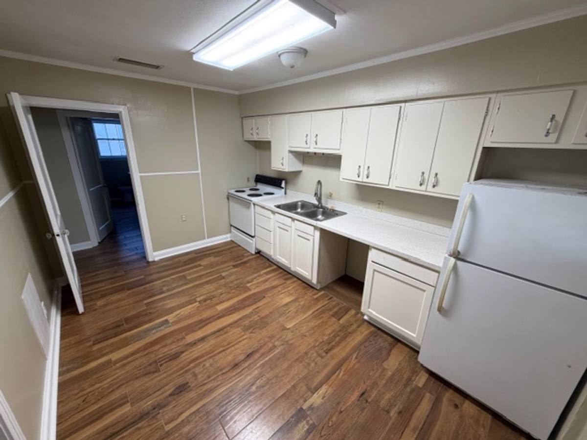 Apartment for rent at 1353 Glen Oak Place #A, Shreveport, LA 71103