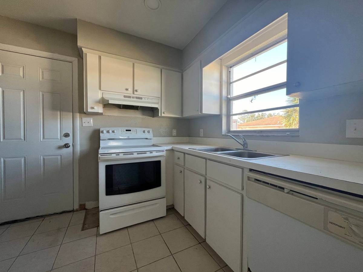 House for rent at 1712 W House St, Plant City, FL 33563