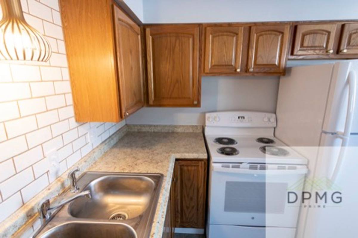 Apartment for rent at 2917 Harwick Dr, Lansing, MI 48917