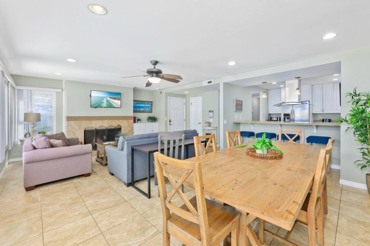 Apartment for rent at 119 46th St, Newport Beach, CA 92663