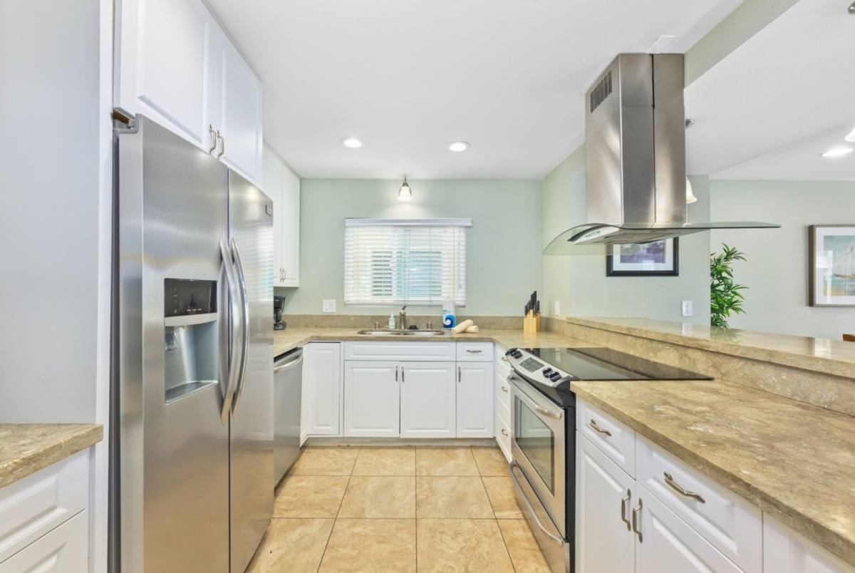 Apartment for rent at 119 46th St, Newport Beach, CA 92663