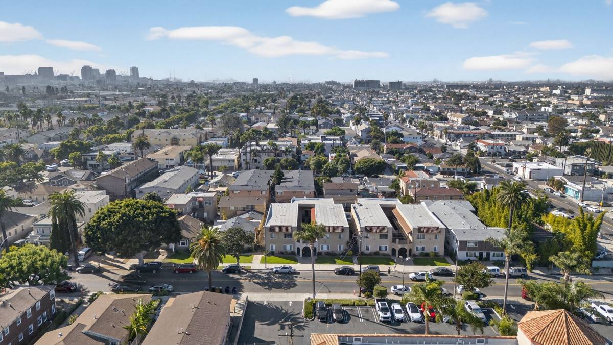 Apartment for rent at 905 Cherry Ave, Long Beach, CA 90813