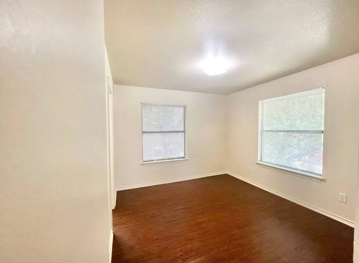 Apartment for rent at 932 Fannin St, Denton, TX 76201