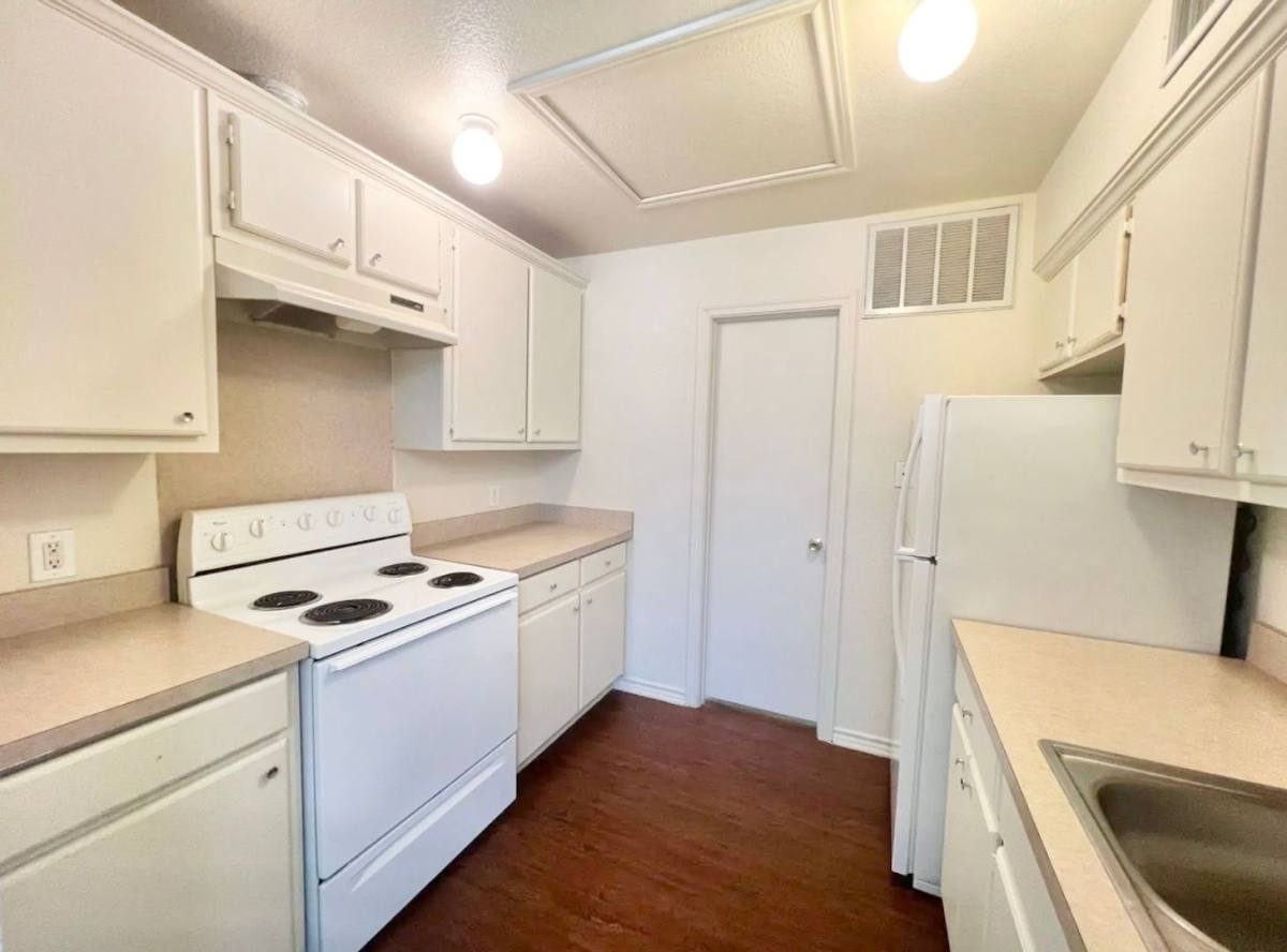 Apartment for rent at 932 Fannin St, Denton, TX 76201