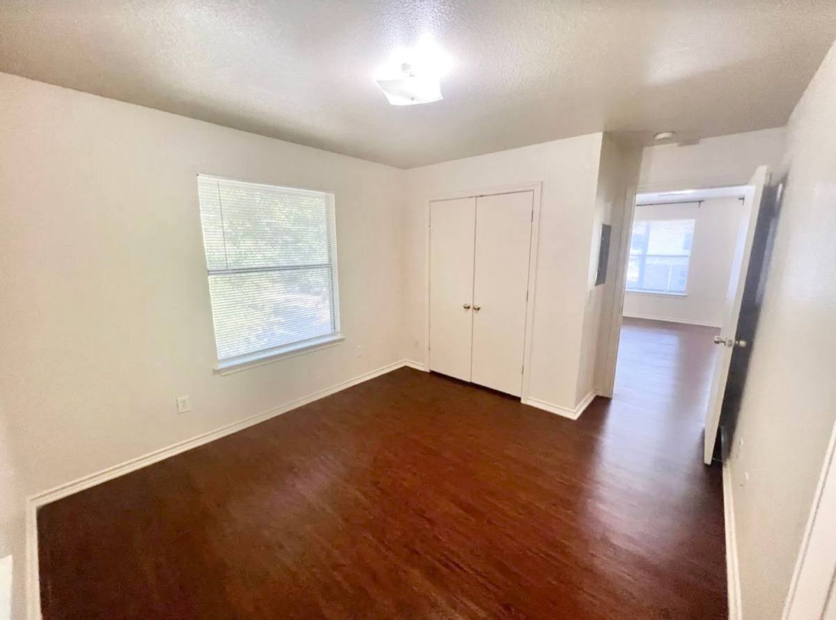 Apartment for rent at 932 Fannin St, Denton, TX 76201