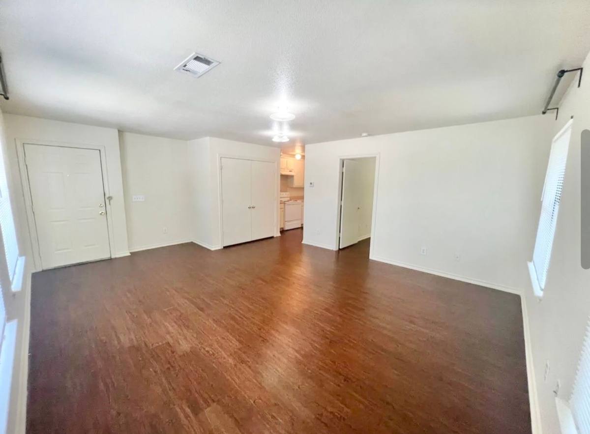Apartment for rent at 932 Fannin St, Denton, TX 76201