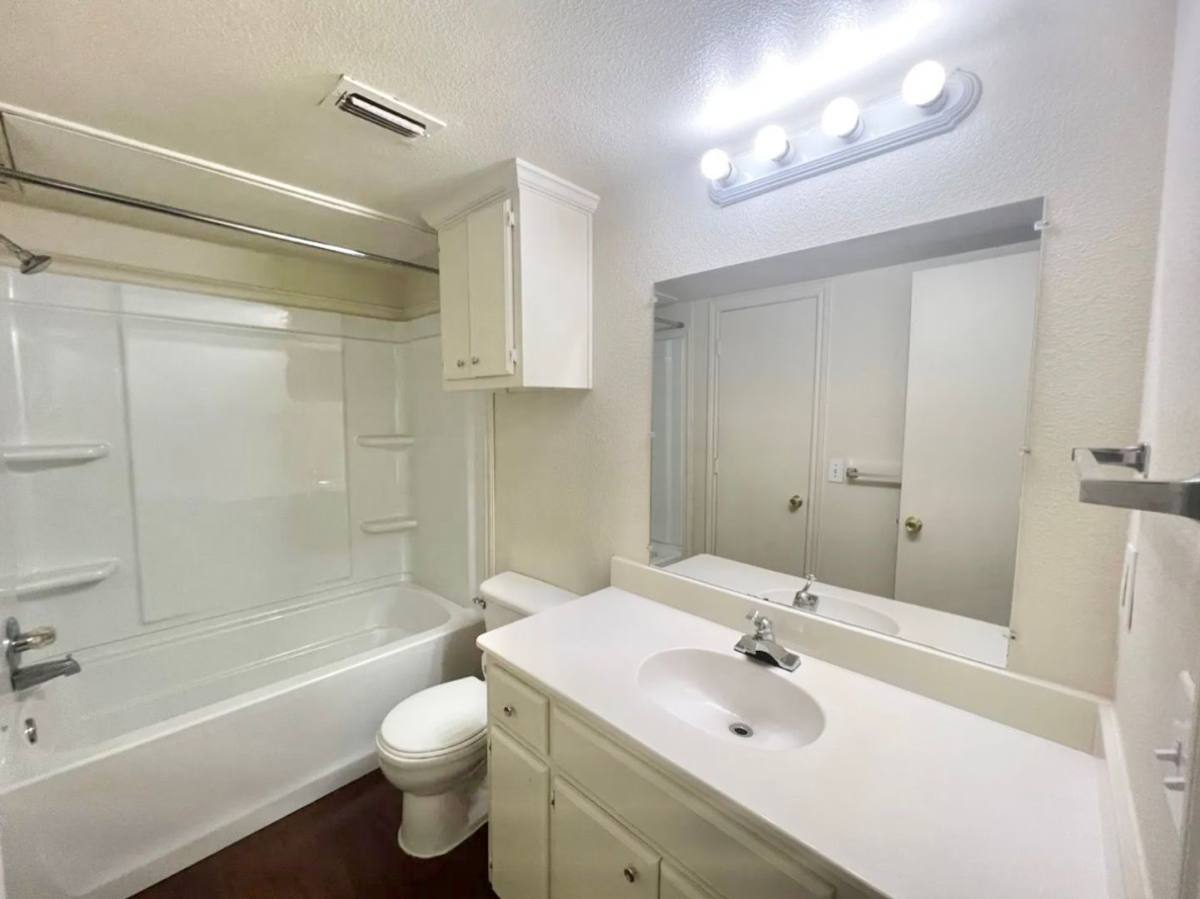 Apartment for rent at 932 Fannin St, Denton, TX 76201