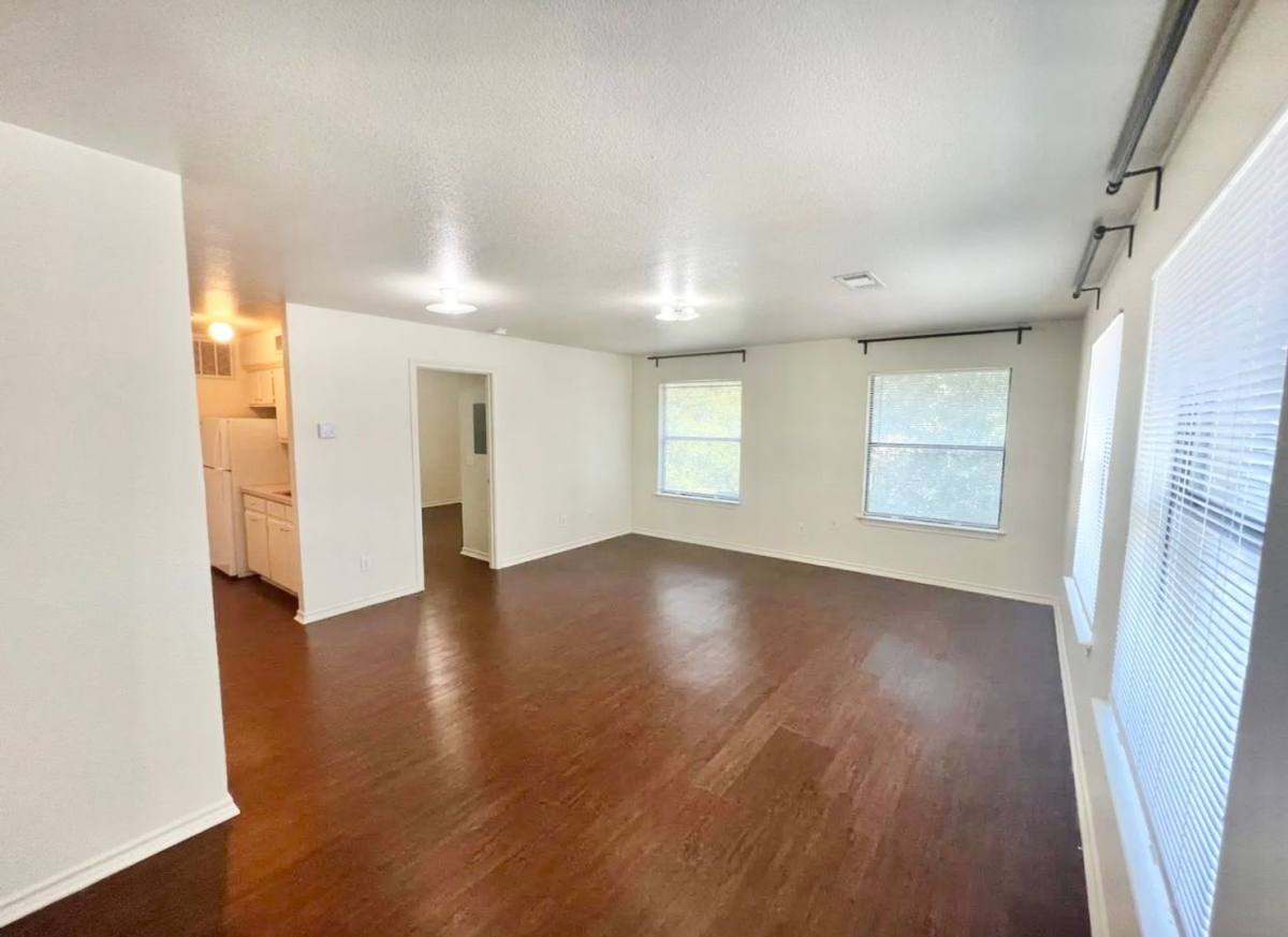 Apartment for rent at 932 Fannin St, Denton, TX 76201