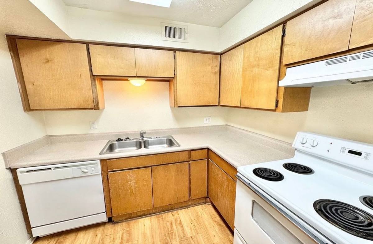 Apartment for rent at 1115 N Austin St, Denton, TX 76201