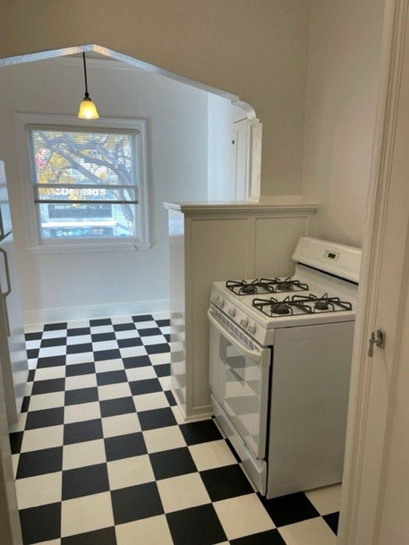 Apartment for rent at 725 Central Ave, Alameda, CA 94501